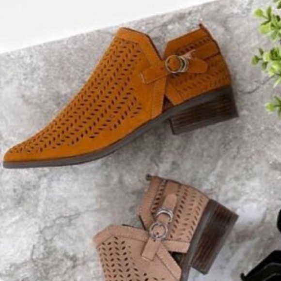 ⚡️2xHP⚡️ Laser Cut Buckled Booties - Picture 3 of 8